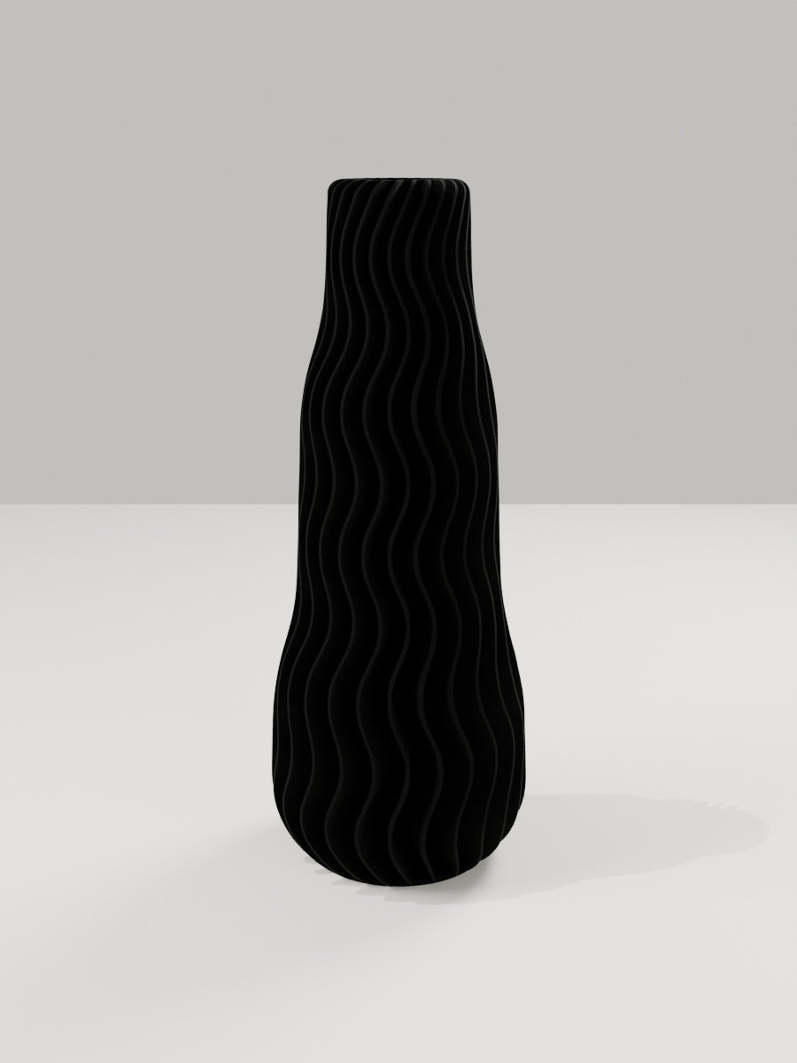 Wave Vase No. 01 in Kohlschwarz – quelia Dekovase aus dem 3D-Druck