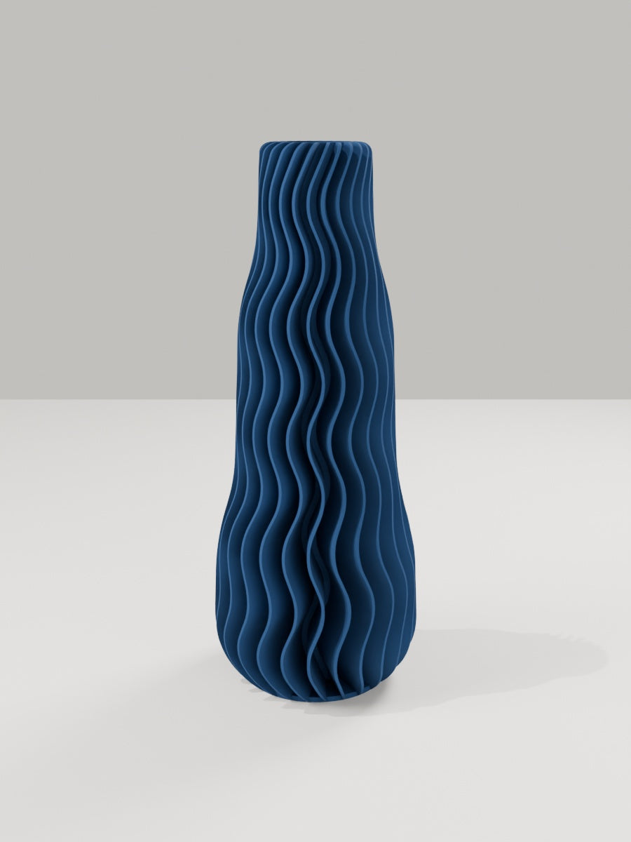 Wave Vase No. 01 in Marineblau – quelia Dekovase aus dem 3D-Druck