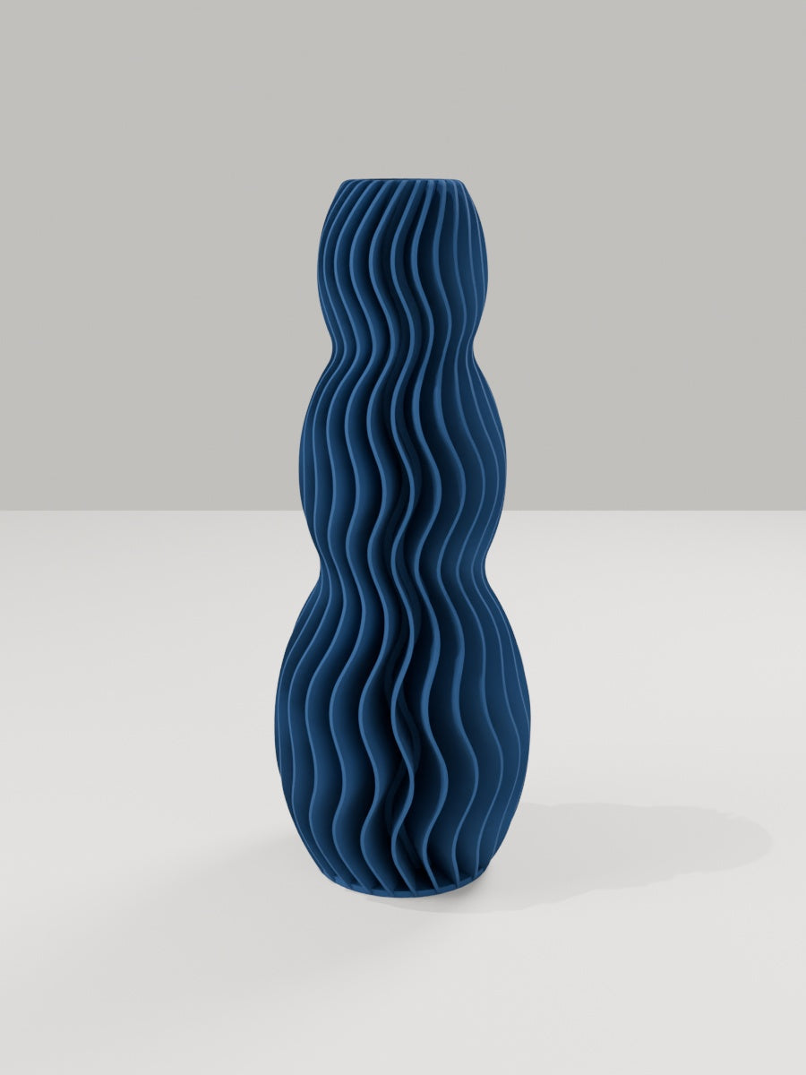 Wave Vase No. 03 in Marineblau – quelia Dekovase aus dem 3D-Druck