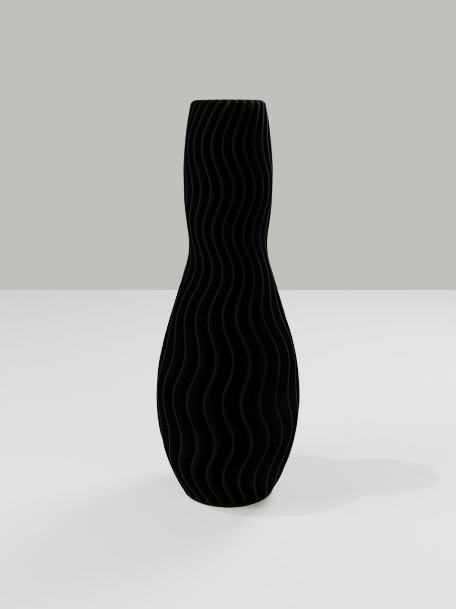 Wave Vase No. 04 in Kohlschwarz – quelia Dekovase aus dem 3D-Druck