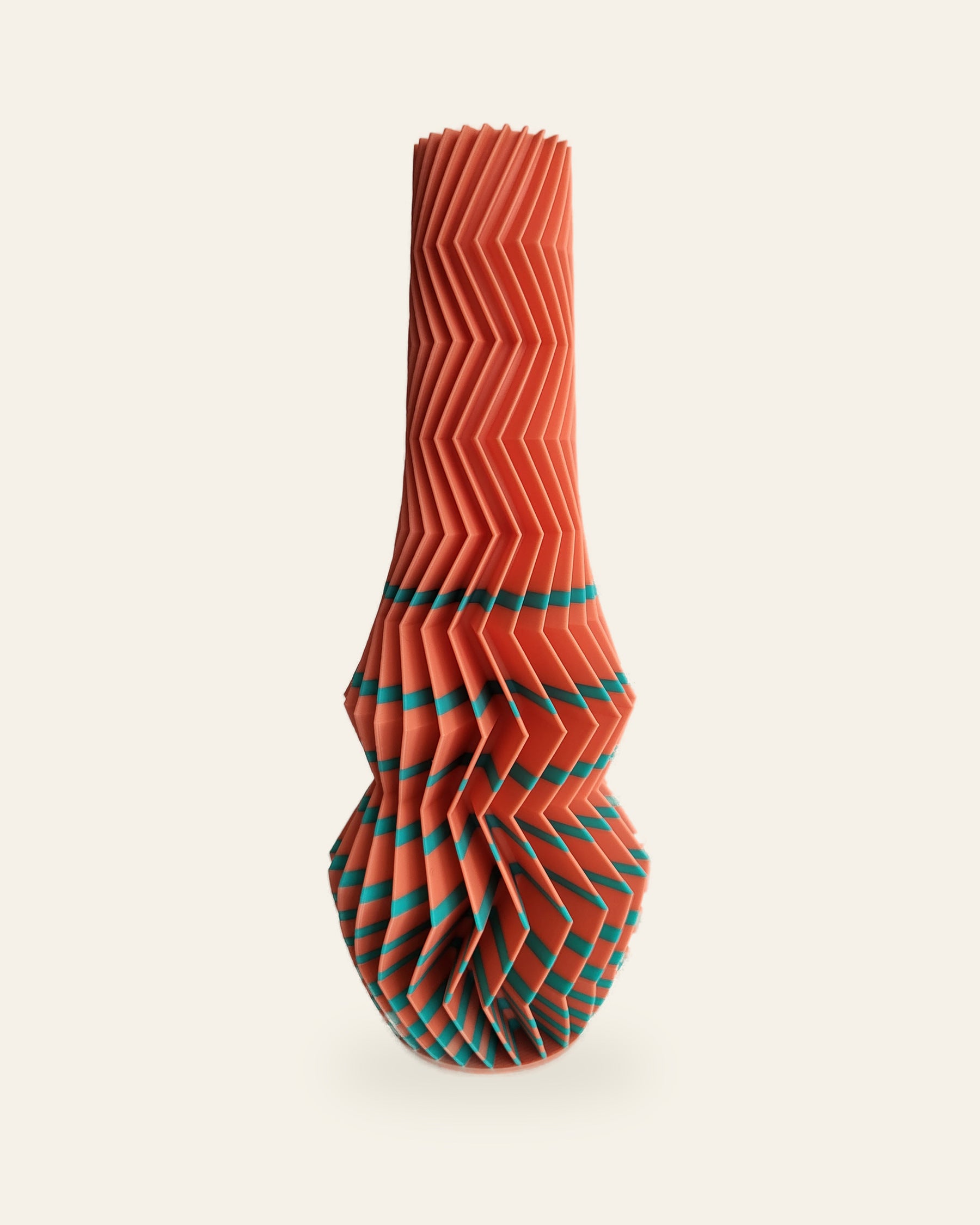 ZigZag Säule · Koralle – 3D-gedruckte Dekovase von quelia aus Schwäbisch Hall